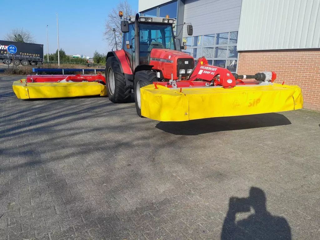 SIP triple 300 f fc, Kosiarka 7500 €