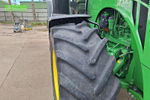 John Deere 8245 R tractor €225,437