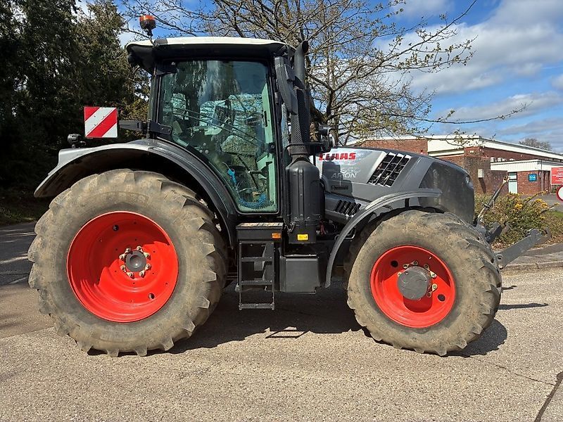 Claas Arion 650 Tractor €106,897