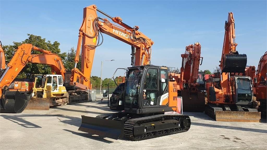 E-FARM: Hitachi zx135us-7 - Mini escavatore - id FHDFXDR - Anno di costruzione: 2023 - Italia