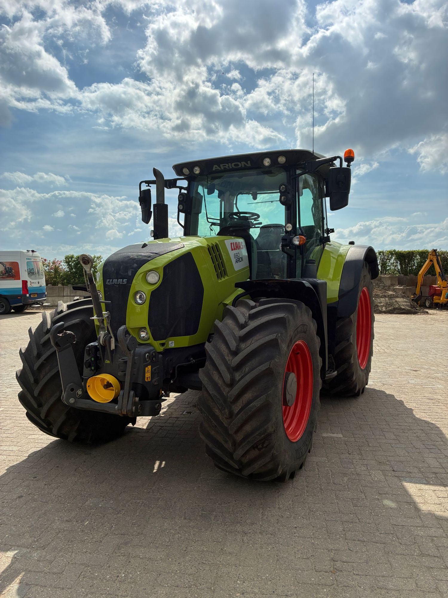 Claas Arion 660 CMATIC Tractor €74,000