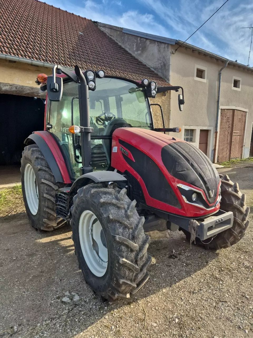 E-FARM: Valtra A85 - Tracteur - id K3FFIIX - 52 000 € - Année: 2024 - Puissance du moteur (chevaux): 85,France