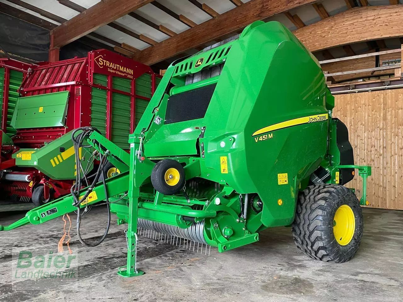 E-FARM: John Deere V451M - Baler - id 7WSAUDG - €25,000 - Year of construction: 2018 - Germany