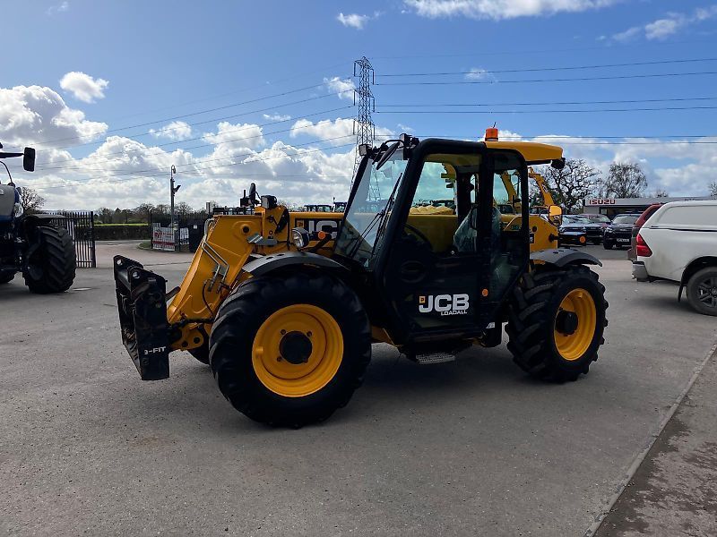 E-FARM: JCB 527-58 - Chargeur télescopique  - id 9RXWJZA - Année: 2021 - Royaume-Uni