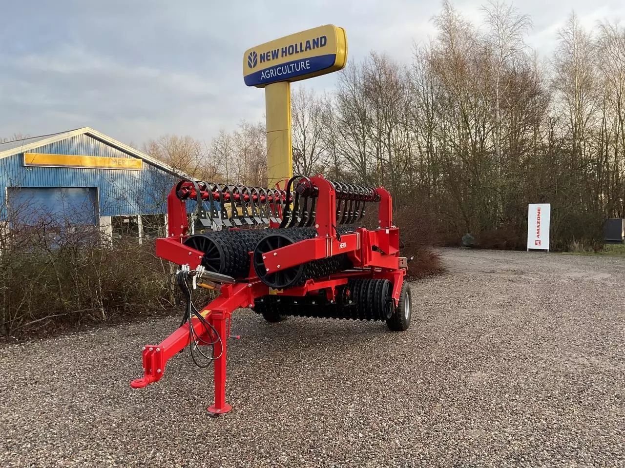 HE-VA he-va tip roller 8.20 m. Prasy i wały 30 753 €