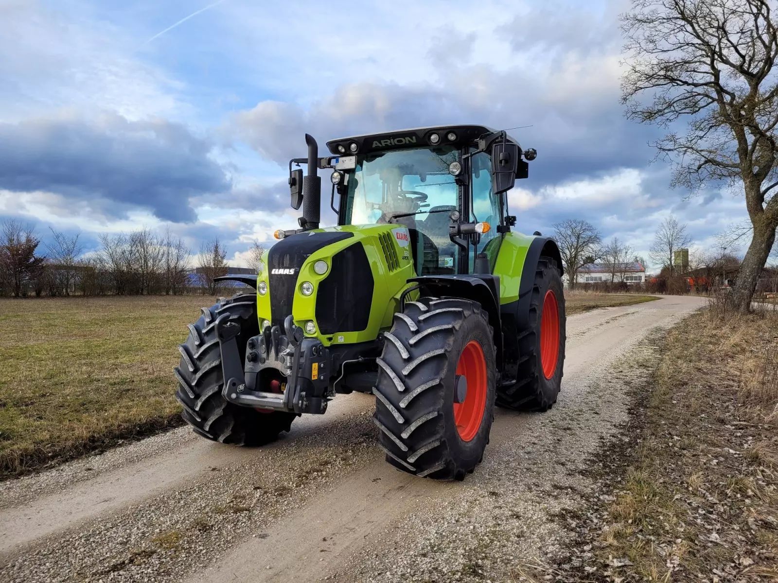 Claas Arion 550 CMATIC Tractor €110,390
