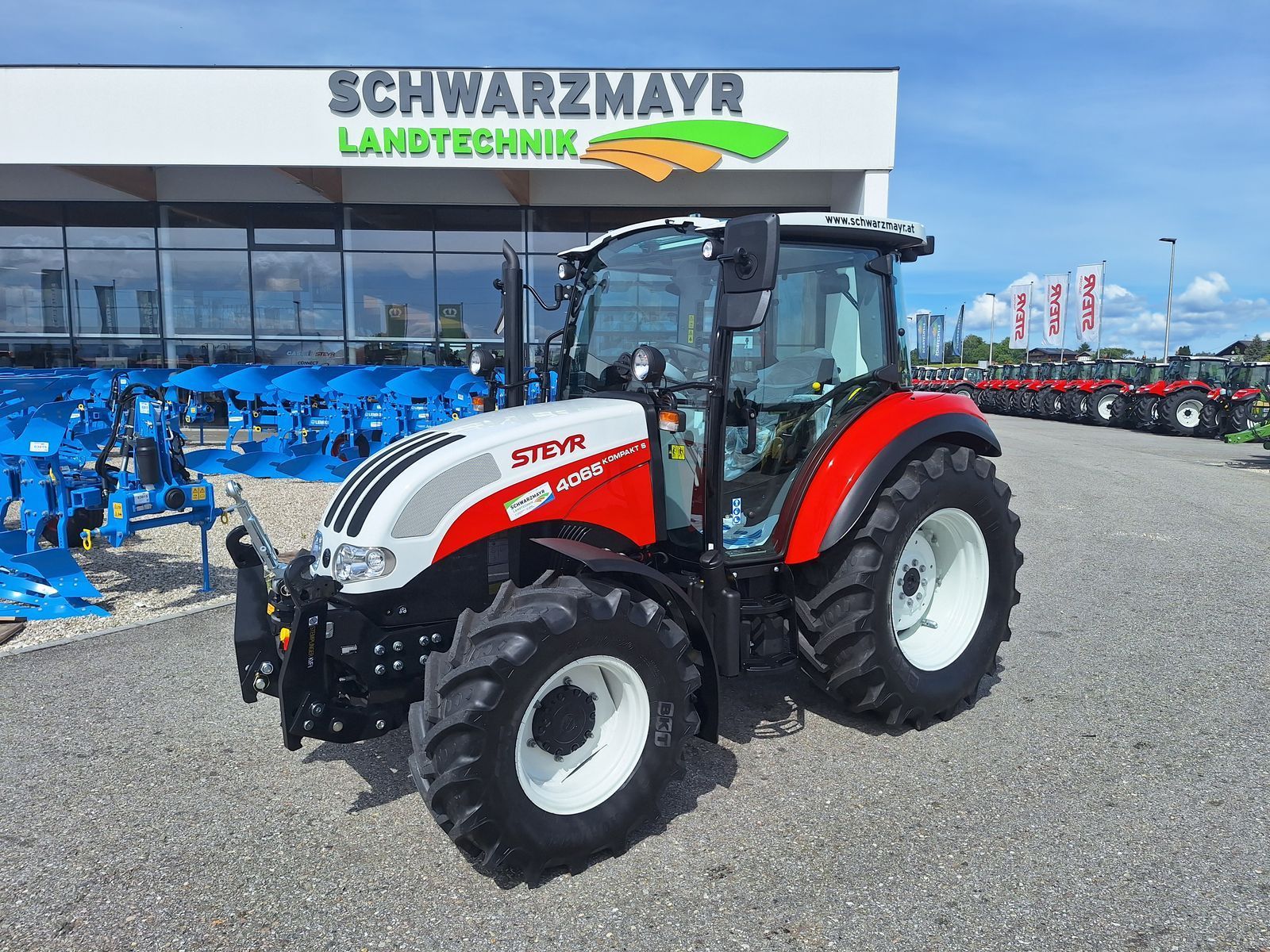 E-FARM: Steyr Kompakt 4065 S - Trattore - id HWFVJGU - Anno di costruzione: 2025 - Potenza del motore: 65,Austria