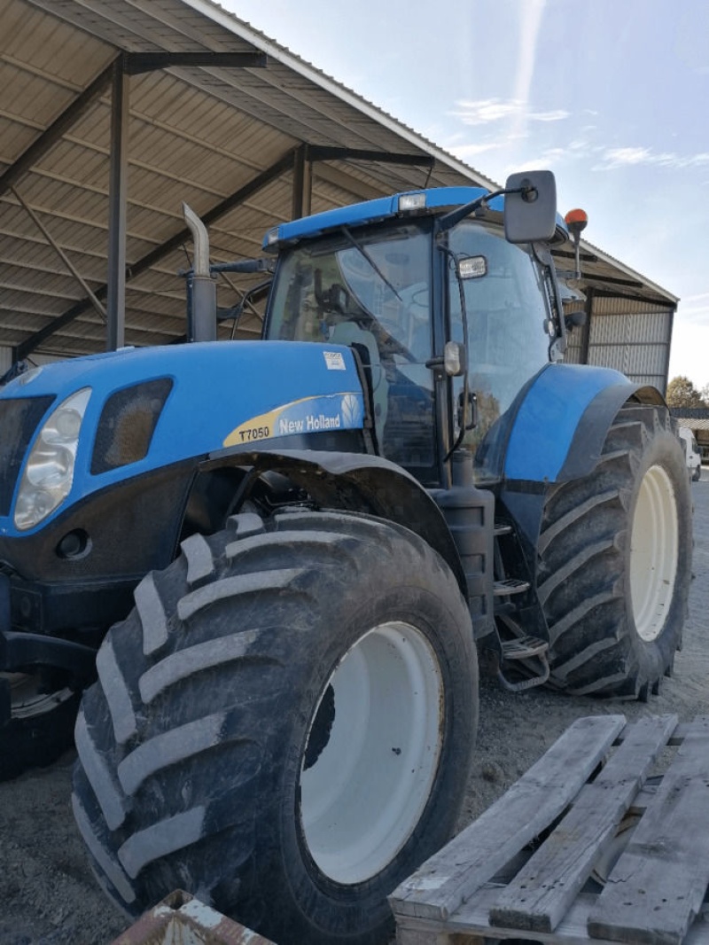 New Holland T 7050 tractor €50,000