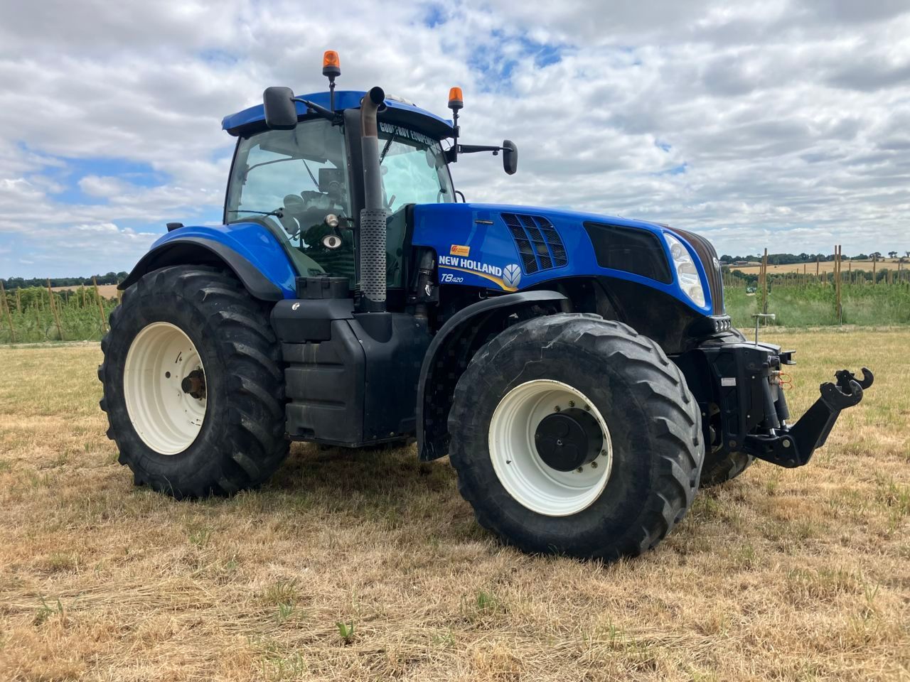 E-FARM: New Holland T8.420 - Tractor - id CL5QW5Z - €61,000 - Year of construction: 2014 - Engine hours: 4,800,Engine power (HP): 370,France