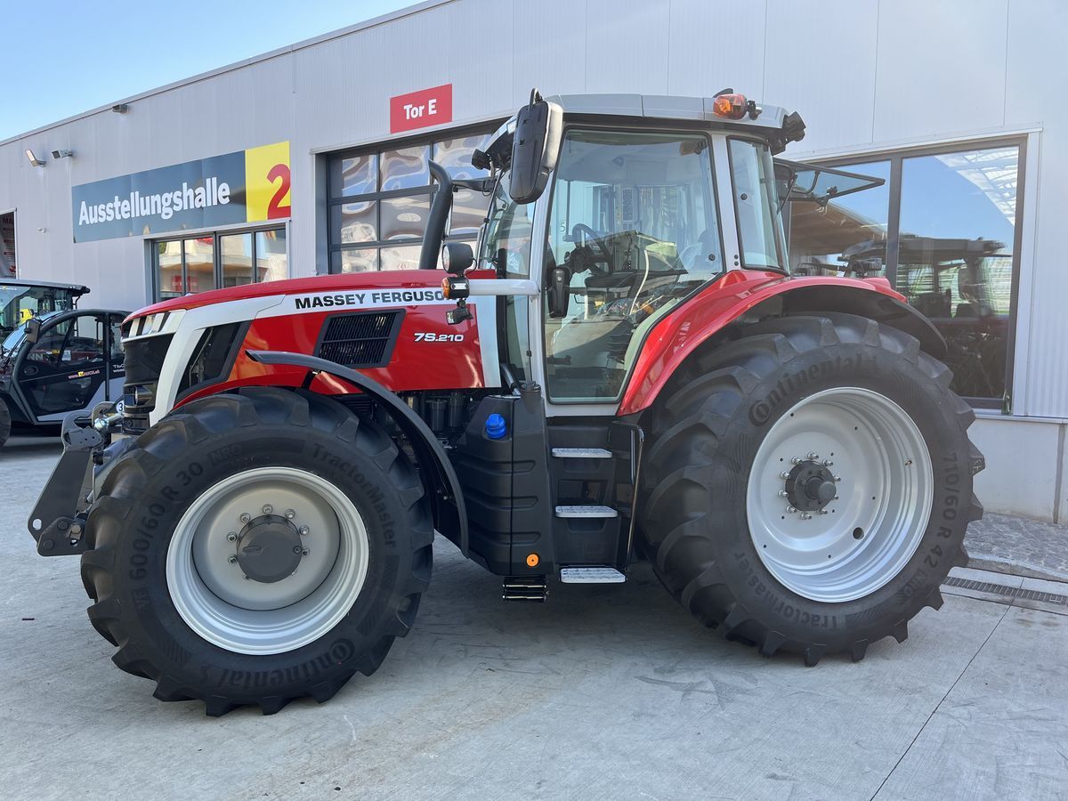 E-FARM: Massey Ferguson 7S.210 Exclusive - Traktor - id YUWUSQU - Rok produkcji: 2023 - Motogodziny: 5,Moc silnika: 220,Austria