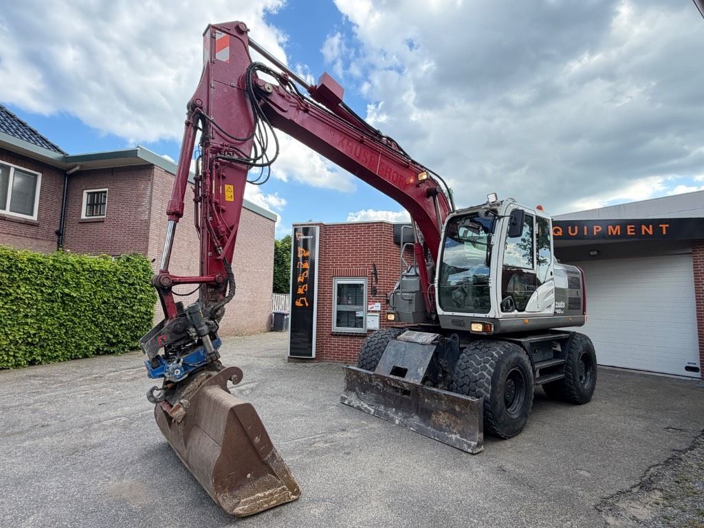 Hitachi zx 140 w-5 Kerekes kotrógép 45 000 EUR