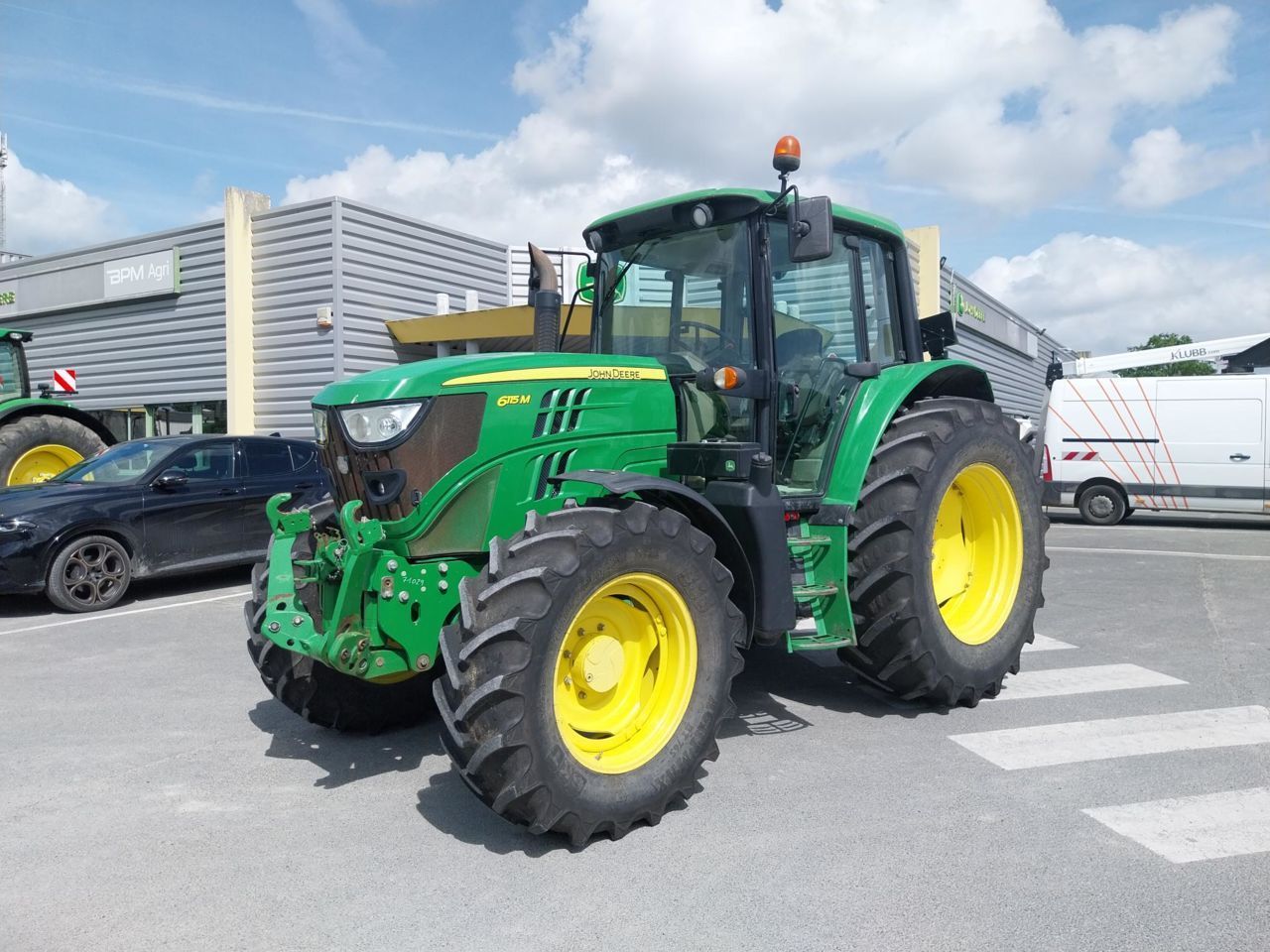 John Deere 6115 M Tractor 48.000 €