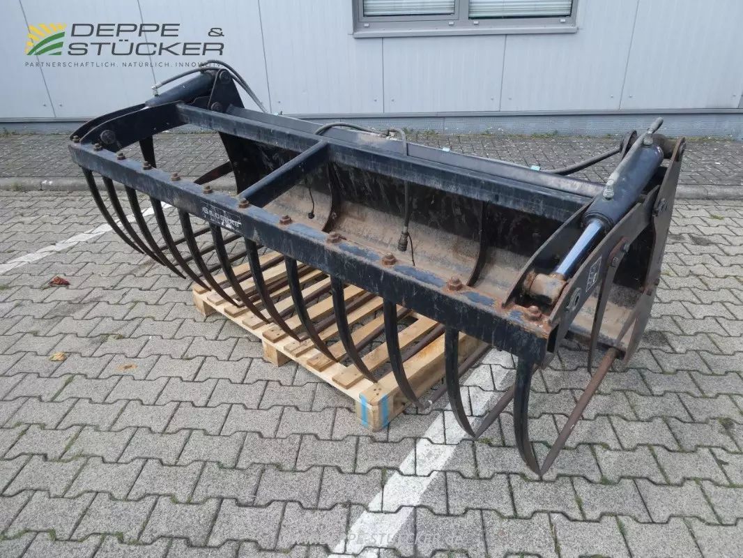 E-FARM: Alö silagegreifzange silograb 230 euro - Vedhæftede fil - id 5URXYYN - 2.470 € - Produktionsår: 2009 - Tyskland