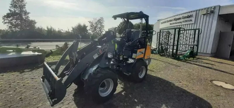 E-FARM: Giant g2300 hd - Ładowarka kołowa - id LRIQ5MS - 33 500 € - Rok produkcji: 2023 - Motogodziny: 150,Niemcy