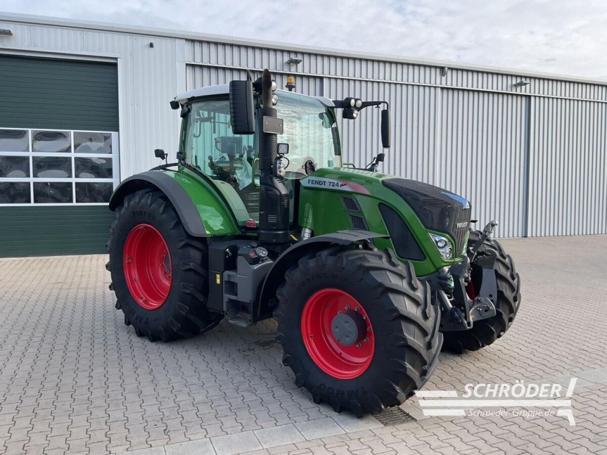 Fendt 724 Vario Profi Plus Tractor €116,885