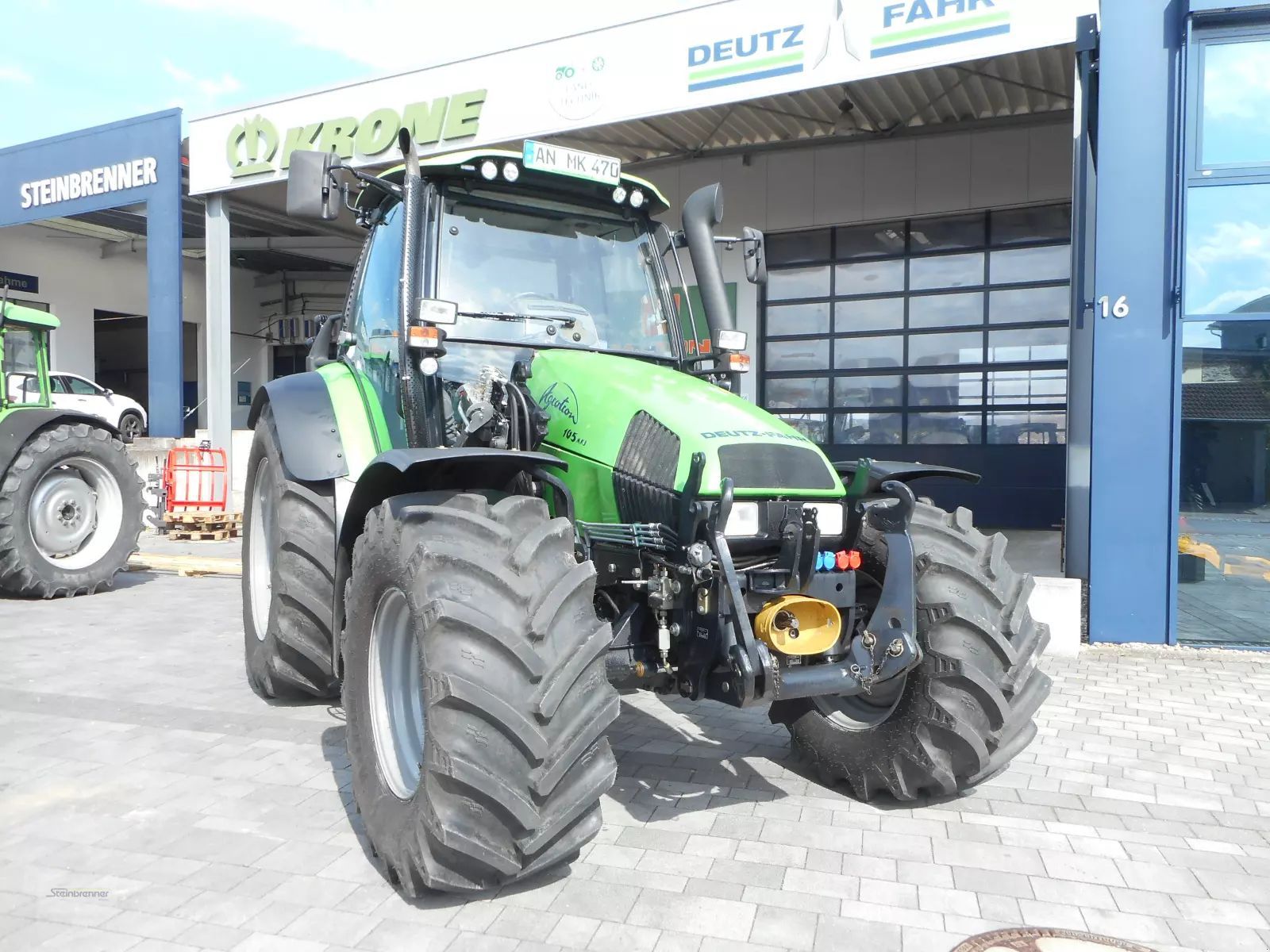E-FARM: Deutz-Fahr Agrotron 105 MK3 - Traktor - id TS3UIFM - 54.900 € - Leto izgradnje: 2004 - Število ur motorja: 2.131,Moč motorja (HP): 105,Nemčija