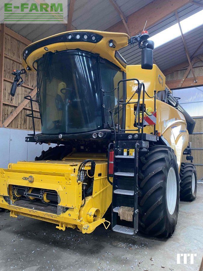 New Holland CR 8.90 Moissonneuse-batteuse 380 000 €