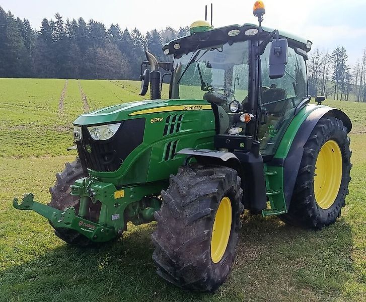 John Deere 6125 R Traktor