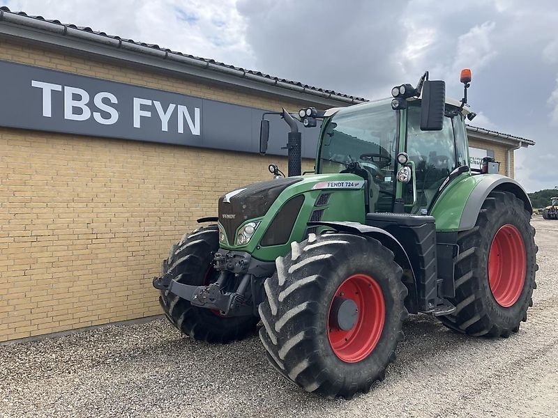 E-FARM: Fendt 724 Vario - Tractor - id UKHUUVD - 85.078 € - Año: 2013 - Horas: 7886,Dinamarca