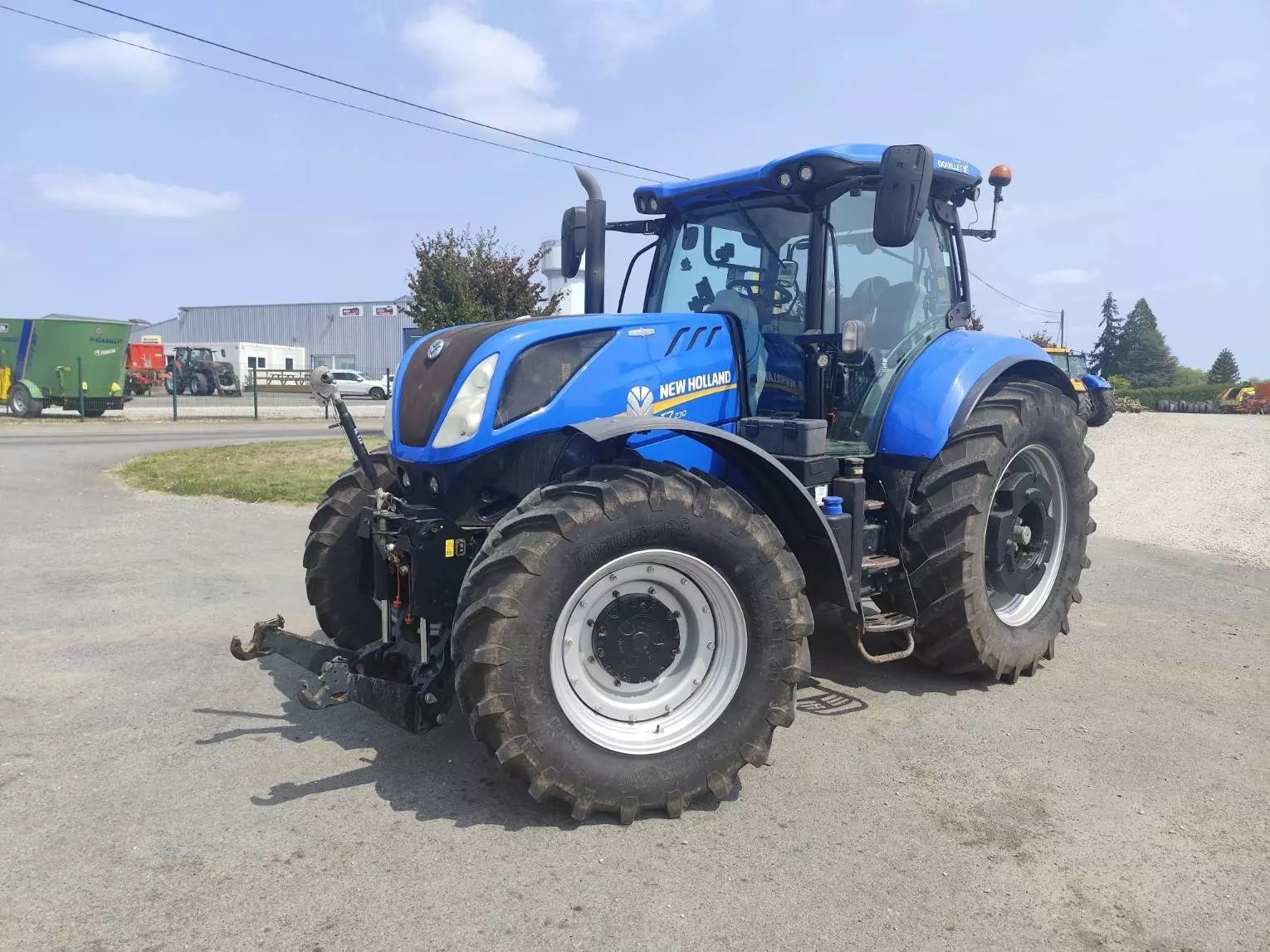 E-FARM: New Holland T7.230 - Tractor - id BMTLKIG - €87,000 - Year of construction: 2017 - Engine hours: 3,863,Engine power (HP): 185,France