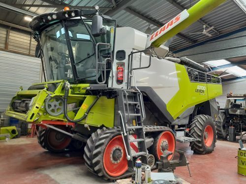 Claas Lexion 8700 Combine harvester €430,000