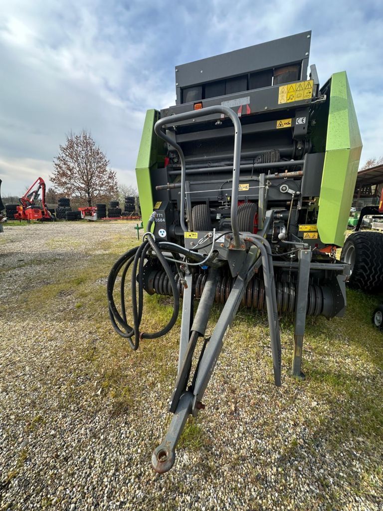 Claas Variant 370 Baler €8,000
