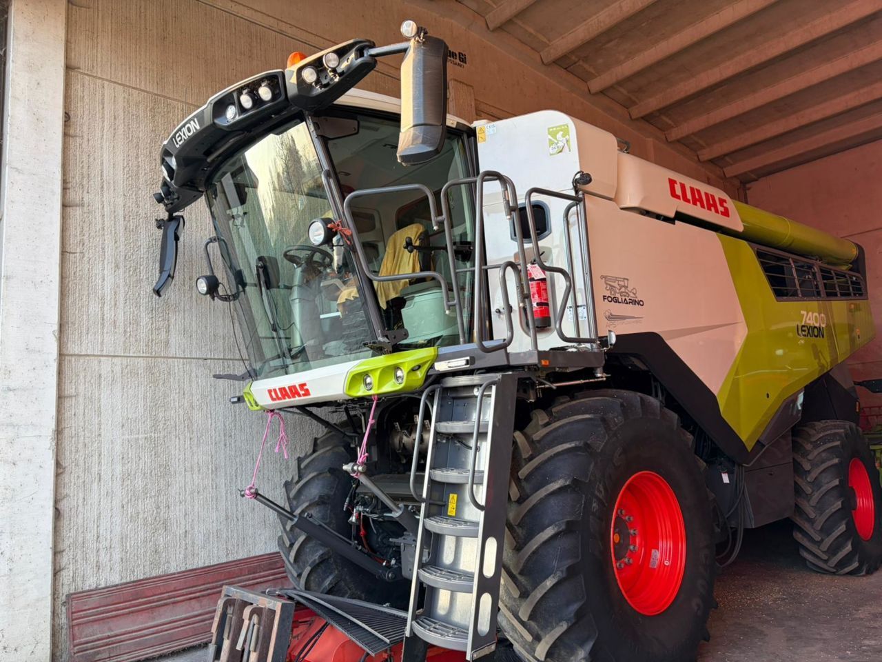 Claas Lexion 7400 Combine harvester