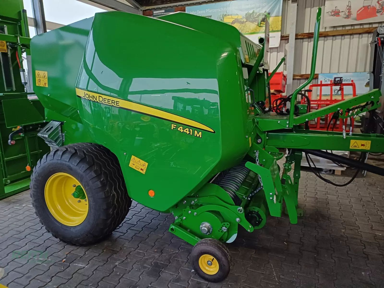 John Deere F441M Ballenpresse 37.731 €