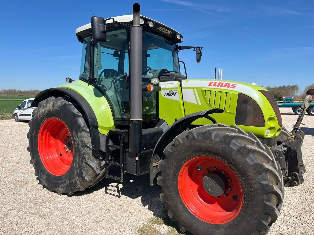 E-FARM: Claas Arion 640 - Tracteur - id YV7SXMB - 45 000 € - Année: 2012 - Lecture du nombre d'heure: 5 465,Puissance du moteur (chevaux): 170,France