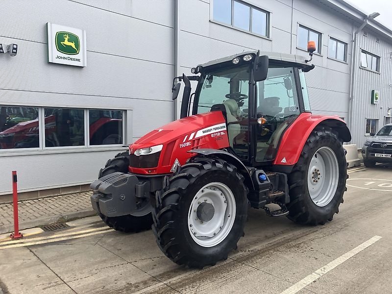 Massey Ferguson 5712 SL tractor 48 755 €