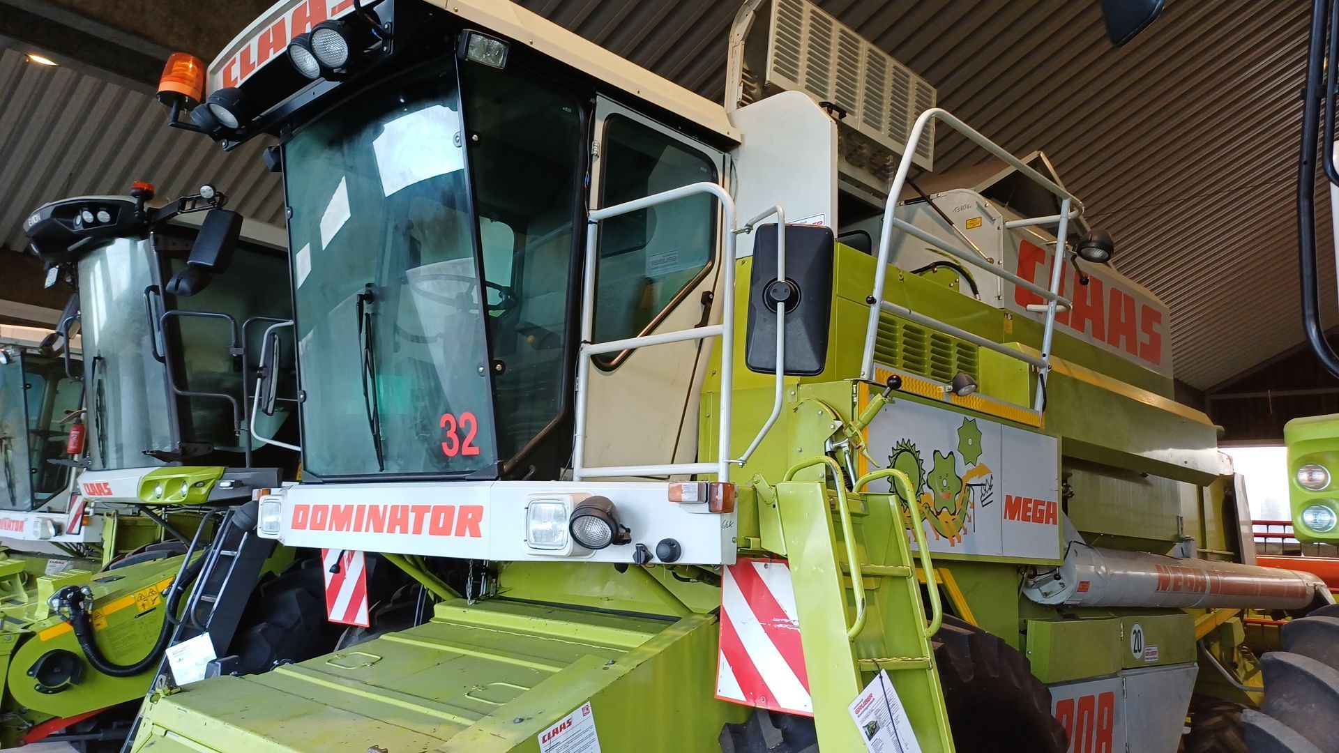 E-FARM: Claas Dominator 208 Mega - Combine harvester - id GES1BRX - €49,500 - Year of construction: 1993 - Engine hours: 4,671,Engine power (HP): 235,Germany