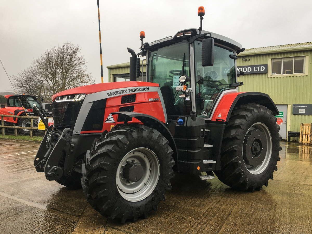 E-FARM: Massey Ferguson 8S.265 - Tractor - id 3HFAPZK - Year of construction: 2024 - United Kingdom