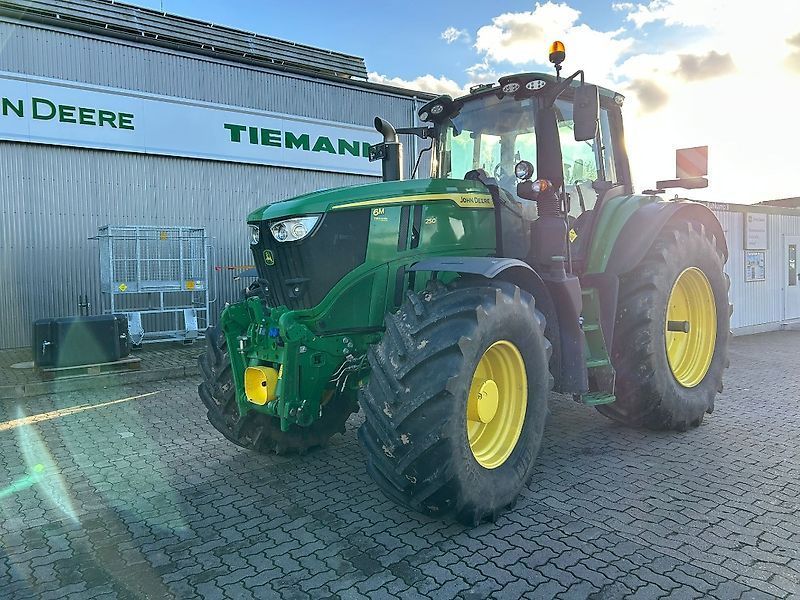 E-FARM: John Deere 6m 250 **mietrückläufer** - Traktor - id QP6MNR2 - 199.000 € - Baujahr: 2025 - Abgelesene Motorstunden: 400,Motorleistung (PS): 250,Deutschland