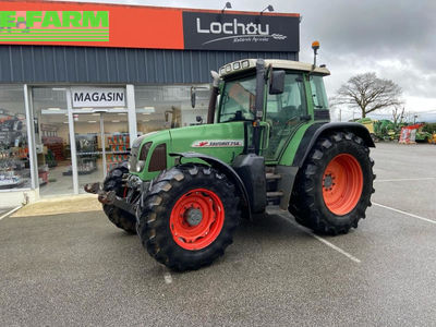 E-FARM: Fendt Favorit 714 Vario - Tractor - id UGL2CWJ - €55,000 - Year of construction: 2003 - Engine power (HP): 148