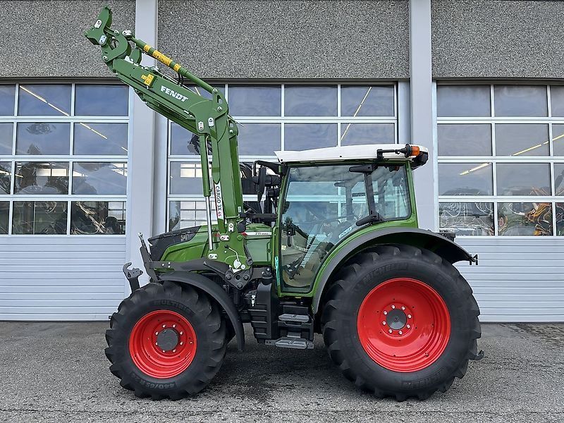 E-FARM: Fendt 211 S Vario Power - Traktor - id KWK7CMZ - 117.500 € - Baujahr: 2023 - Abgelesene Motorstunden: 20,Motorleistung (PS): 113,Österreich