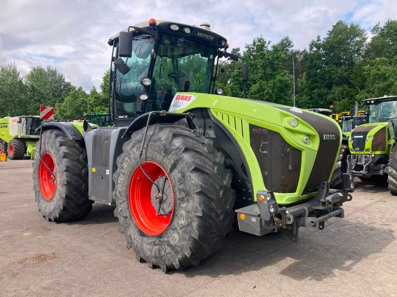 Claas Xerion 4000 TRAC VC tractor €115,000