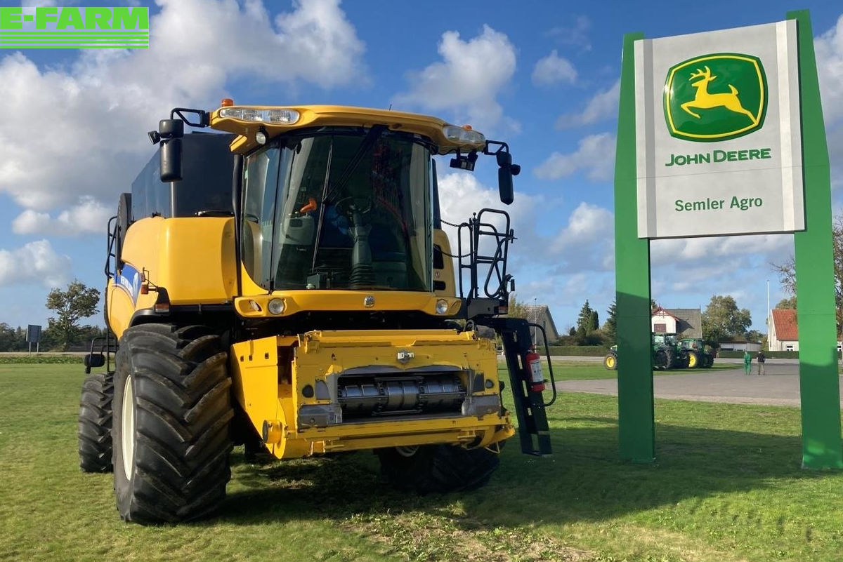 New Holland CR 9080 SCR - Combine harvester - 2012 | E-FARM