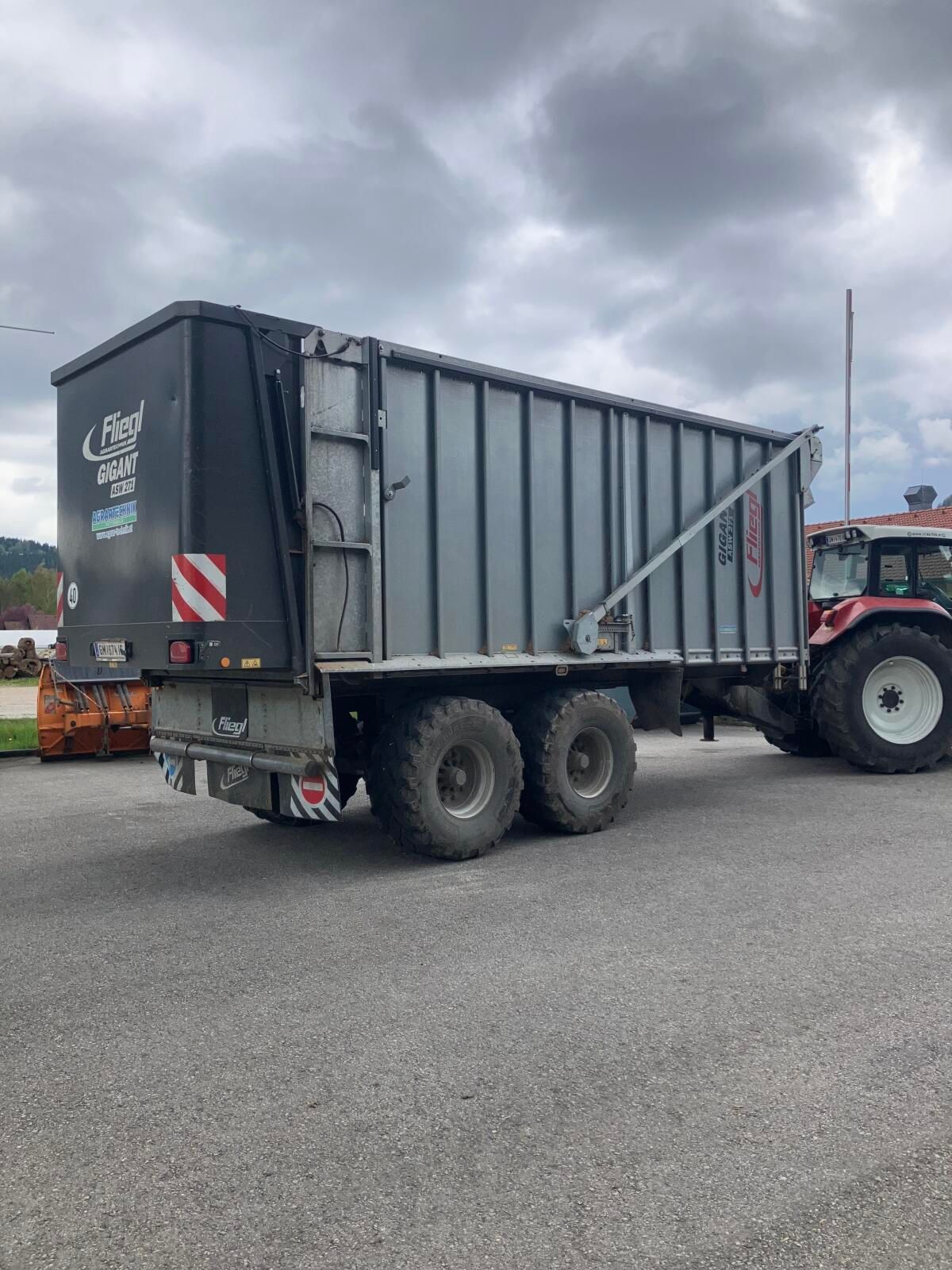 Fliegl Wózek paszowy 43 000 €