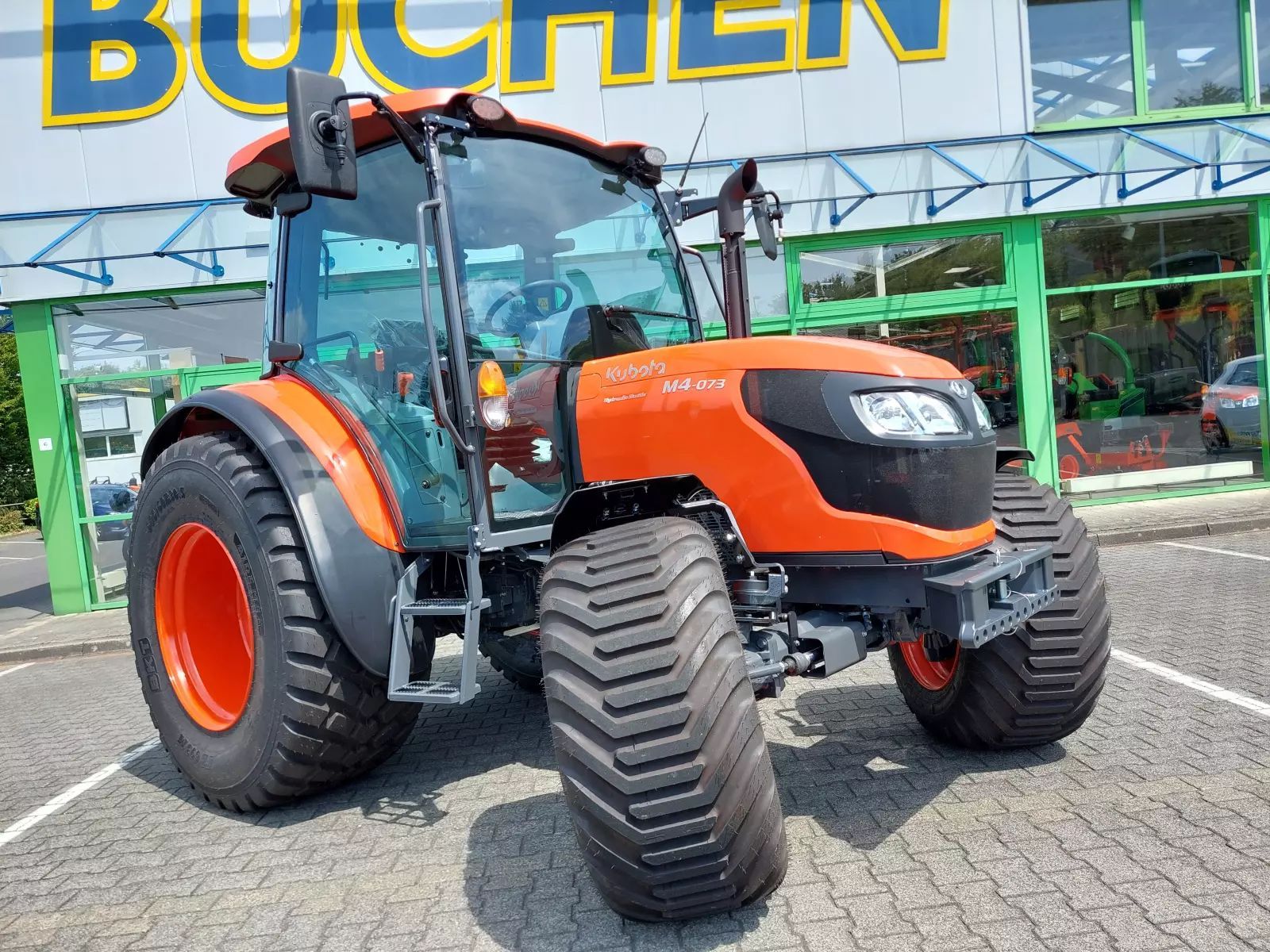 E-FARM: Kubota m4-073cab - Τρακτέρ - id 5YNI2A3 - 43.700 € - Χρονία: 2025 - Μετρητής ωρών: 1,Ισχύς κινητήρα: 74,Γερμανία