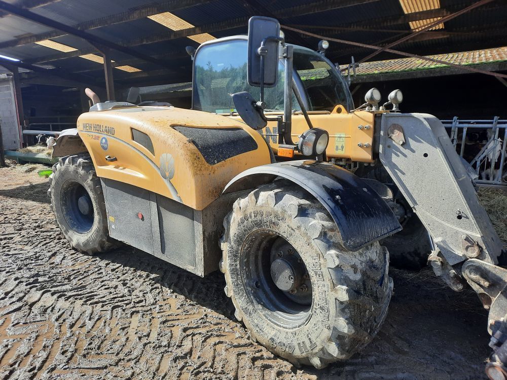 E-FARM: New Holland TX 32 - Ładowacz teleskopowy - id SGIZVL2 - 55 000 € - Rok produkcji: 2020 - Motogodziny: 2400,Francja