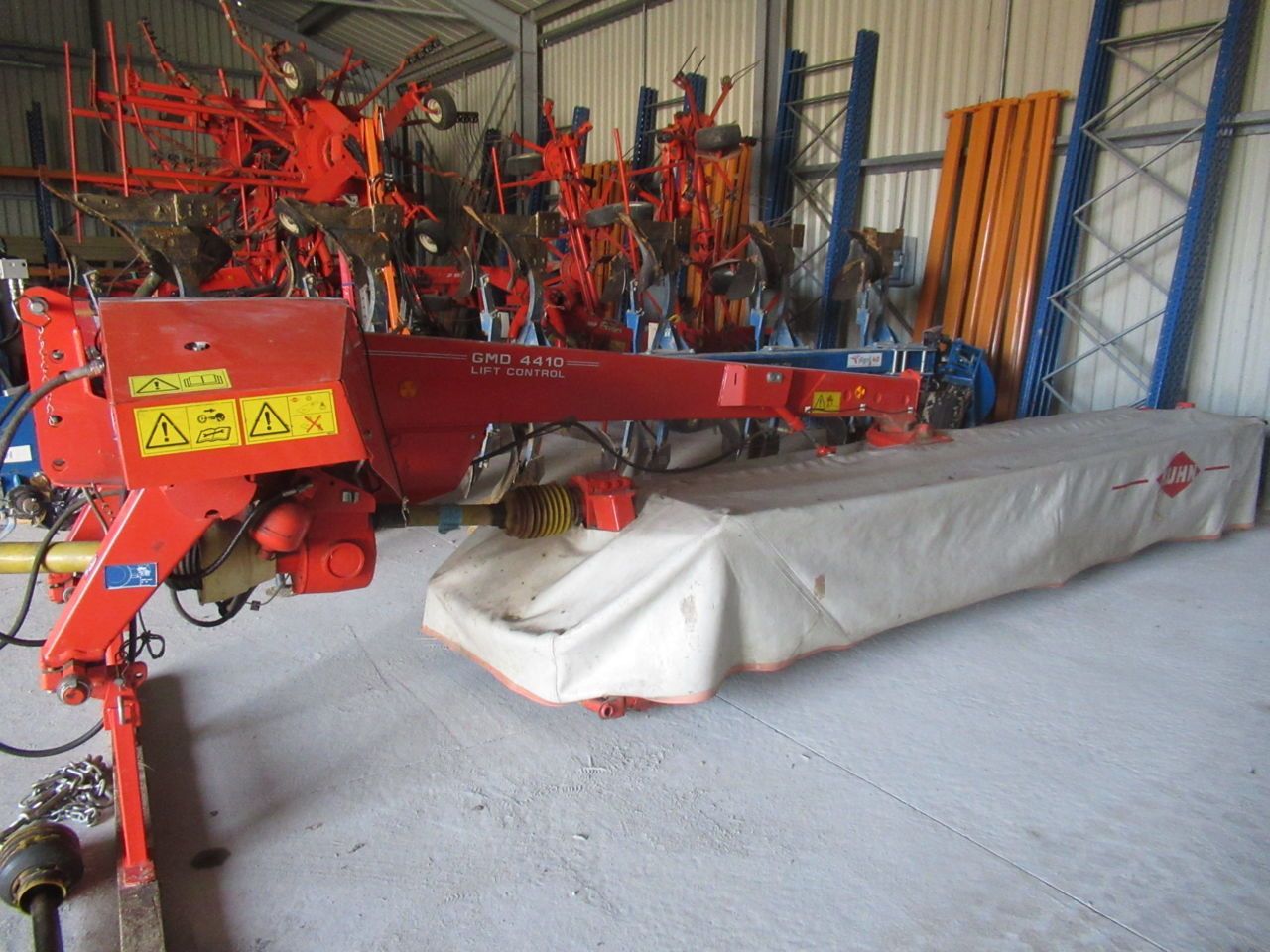 Kuhn gmd 4410 lift control Mower €6,200