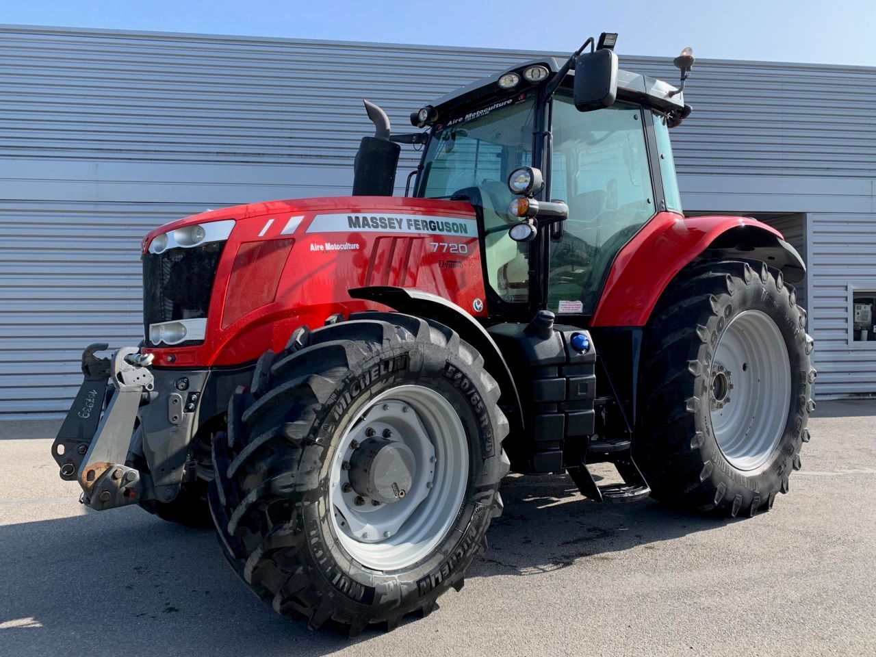 E-FARM: Massey Ferguson 7720 Exclusive - Tractor - id J9KR7GH - 87.000 € - Año: 2016 - Horas: 3500,Potencia del motor: 220,Francia