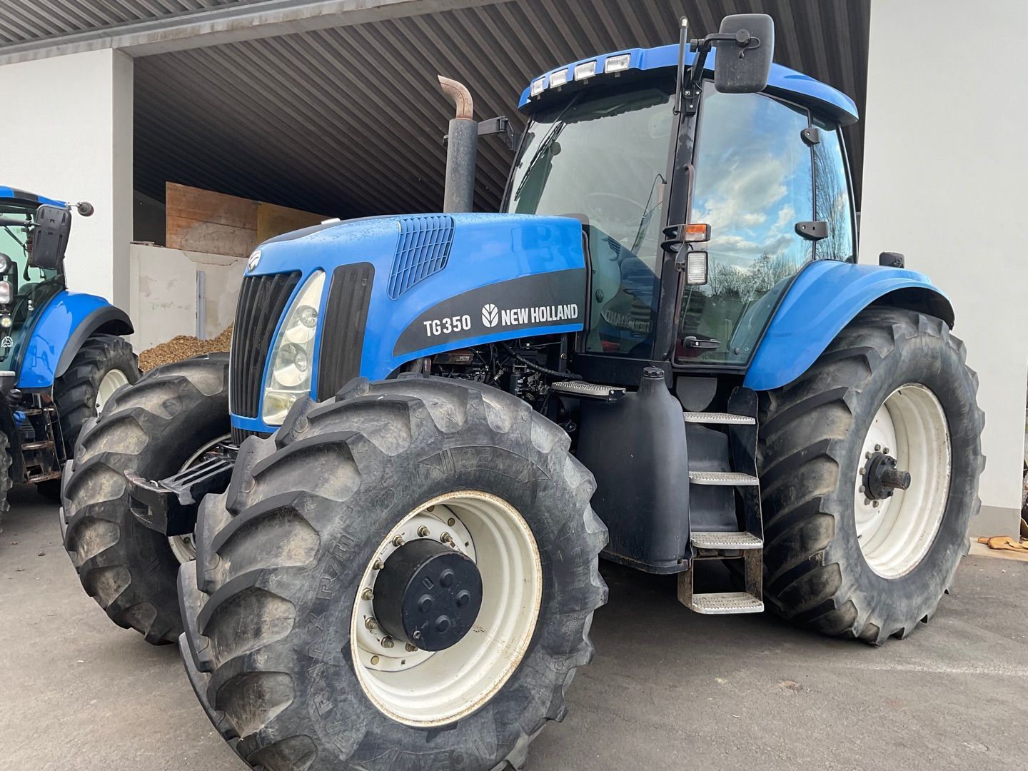 E-FARM: New Holland TG285 - Traktor - id KCALNYL - 33 250 EUR - Gyártási év: 2004 - Üzemóra (motor): 7870,Motor teljesítménye (LE): 311,Ausztria