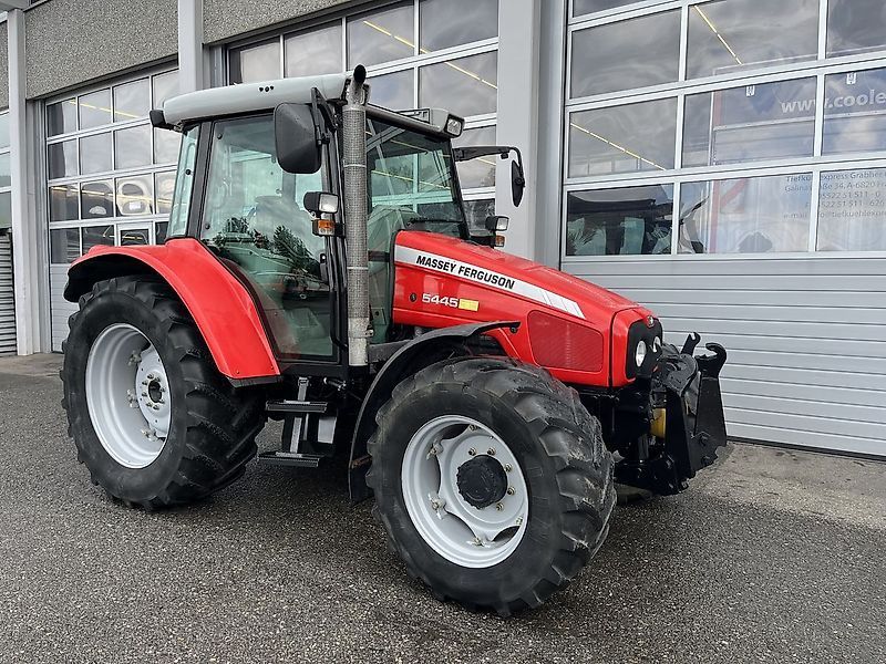 E-FARM: Massey Ferguson 5445 - Tracteur - id CZBDVQS - 35 000 € - Année: 2005 - Lecture du nombre d'heure: 4 370,Puissance du moteur (chevaux): 90,Autriche