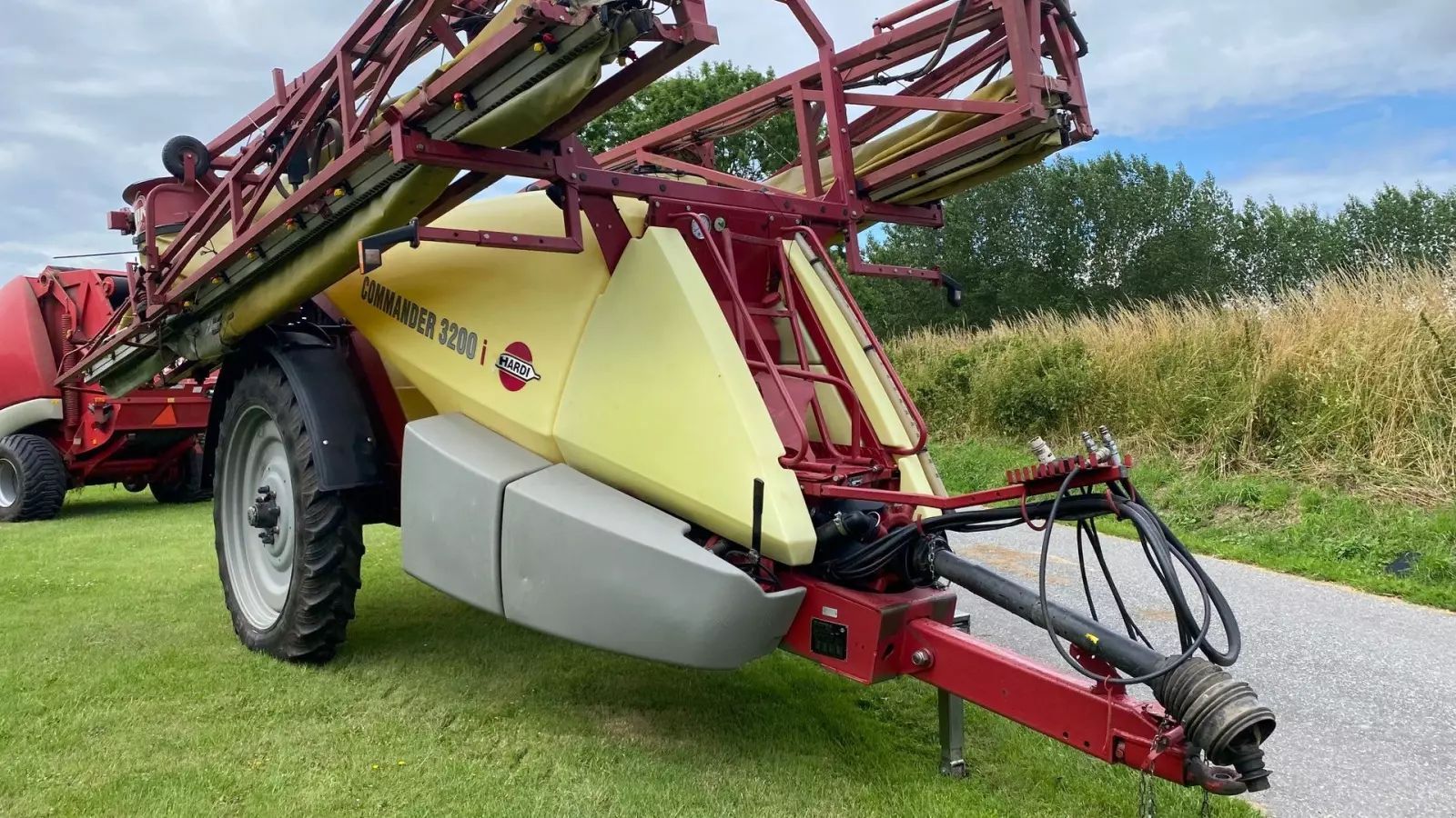 Hardi 24m commander 3200 i twin Sprayer €23,824