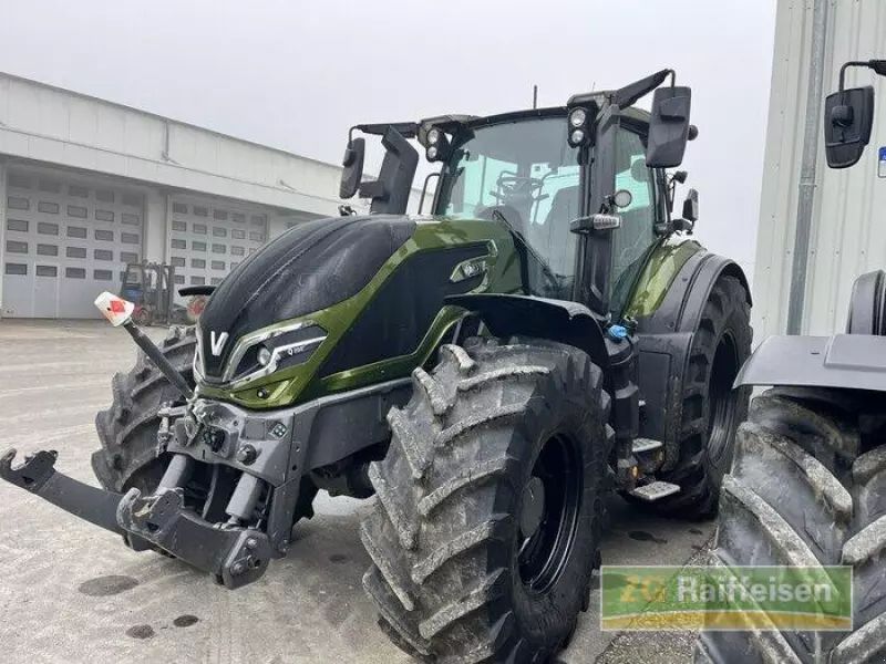 Valtra q 305 Tractor €175,000
