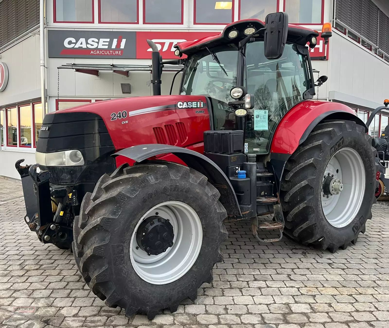 Case IH Puma 240 CVX Tractor 84.025 EUR