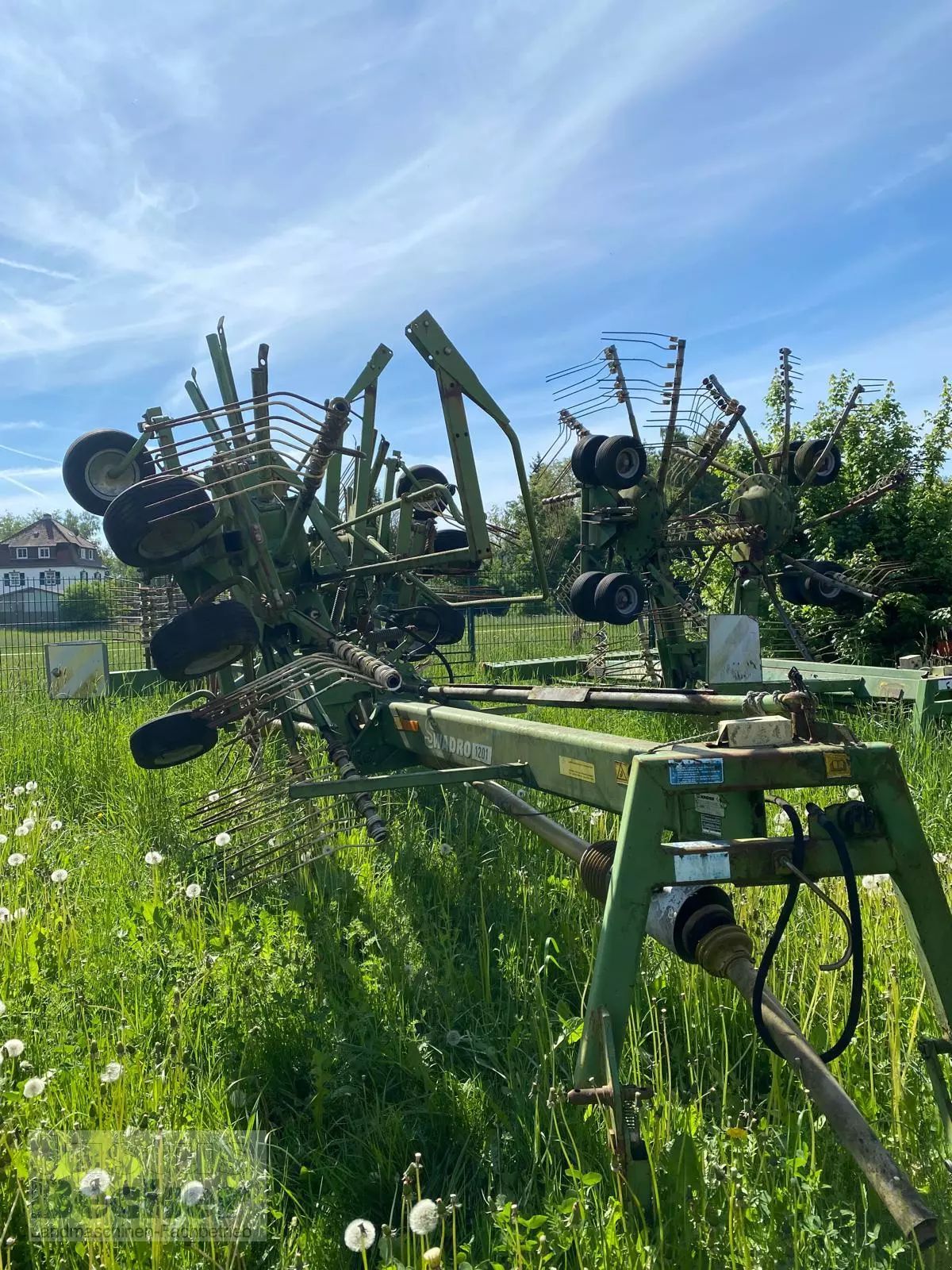E-FARM: Krone swadro 1201 - Rendsodró - id NVV7JWD - 6639 EUR - Gyártási év: 2001 - Németország