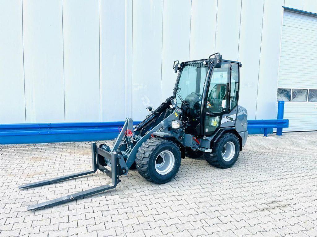 Giant G2500 X-tra HD Ładowarka kołowa
