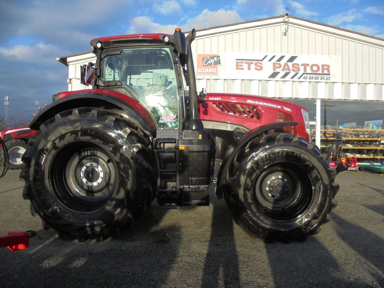 E-FARM: mc cormick x8-627vt - Tractor - id QRCVJWG - Año: 2024 - Horas: 20,Potencia del motor: 270,Francia
